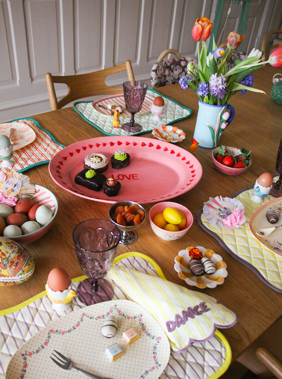 Easter table